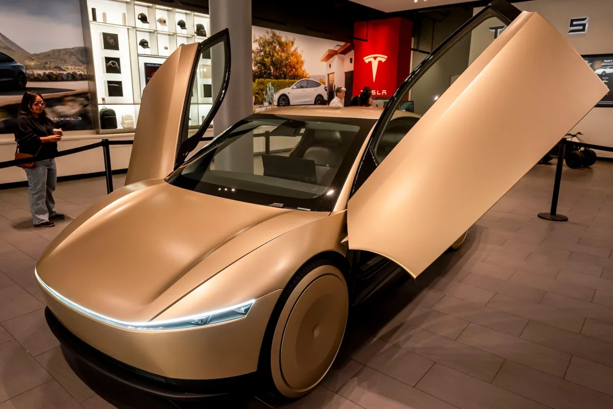 Tesla Moves Forward With New 'Robotaxi' Trademark Applications